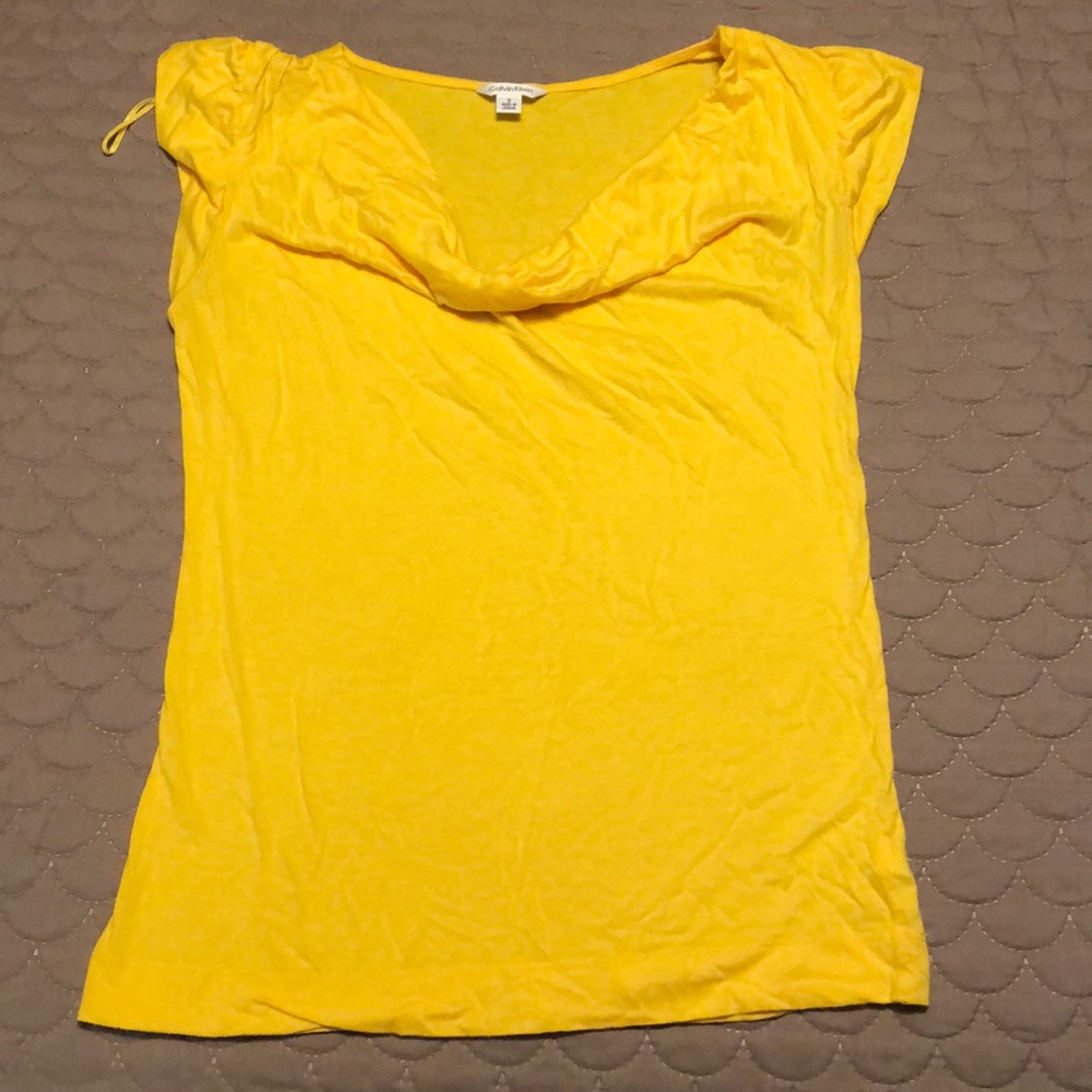 💟Calvin Klein scoop neck t-shirt size small.